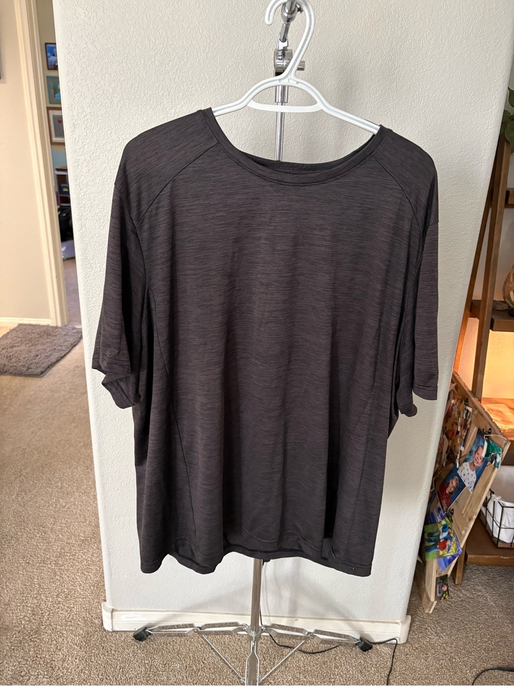 Simple REI Athletic Short Sleeve Tee in Charcoal Gray